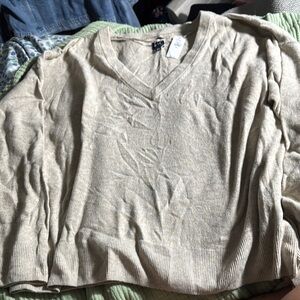 GAP Cream V-Neck Sweater Soft Knit Essential